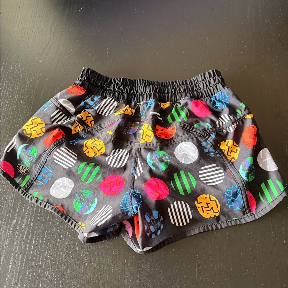 Lululemon SeaWheeze Tracker Shorts size 4 - Picture 2 of 7